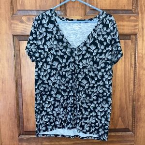 Black and white floral pattern fashion tee shirt Size XXL